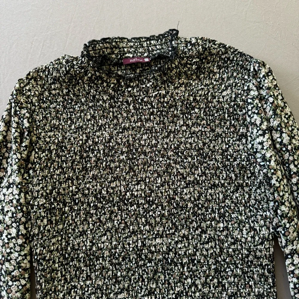 Black and White Women's Blouse - Picture 4 of 7